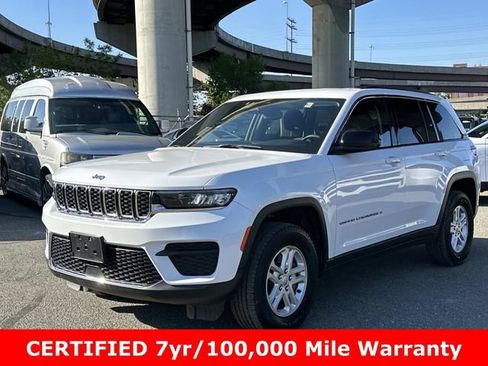 Used 2023 Jeep Grand Cherokee Laredo w/ Luxury Tech Group I AWD/4WD image 6