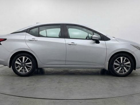 Used 2025 Nissan Versa SV image 11