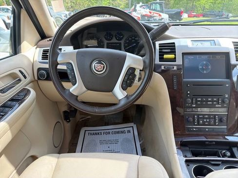 Used 2007 Cadillac Escalade AWD w/ Information Package image 15
