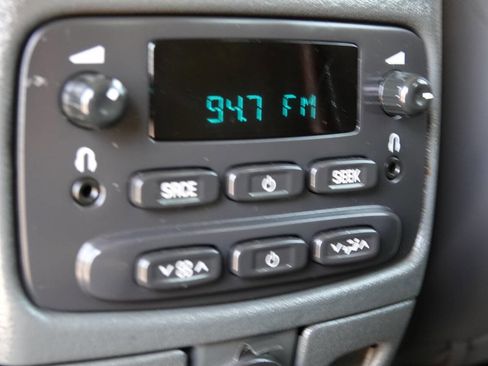 Used 2004 GMC Envoy SLT image 58