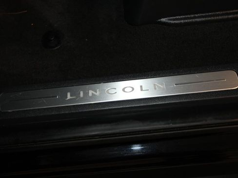 Used 2024 Lincoln Navigator Reserve AWD/4WD image 7