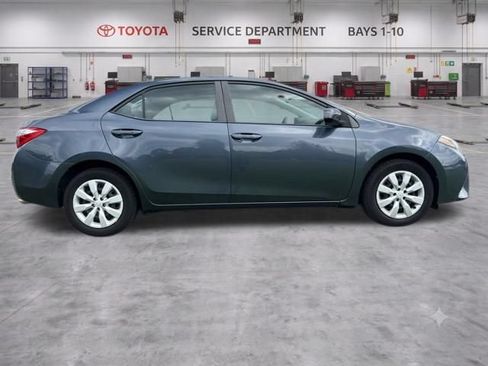 Used 2015 Toyota Corolla LE FWD image 9