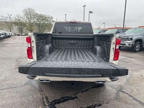 New 2026 Chevrolet Silverado 1500 High Country w/ LPO, Dark Essentials Package image 30