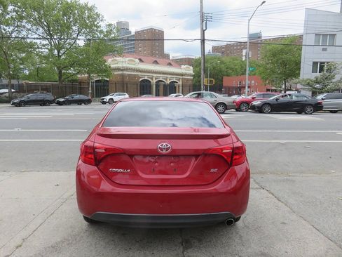 Used 2017 Toyota Corolla SE FWD image 8