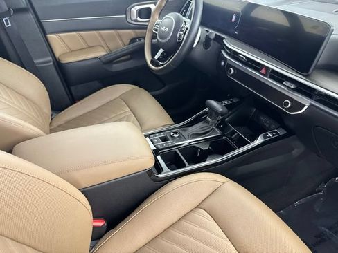Certified 2025 Kia Sorento SX Prestige w/ Olive Brown Leather Package AWD/4WD image 23