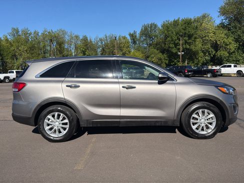 Used 2018 Kia Sorento L FWD image 25