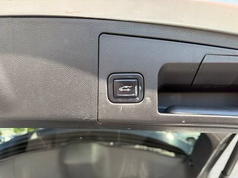 Used 2022 Cadillac XT4 Sport w/ Cold Weather Package AWD/4WD image 38