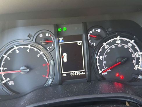 Used 2021 Toyota 4Runner SR5 AWD/4WD image 6