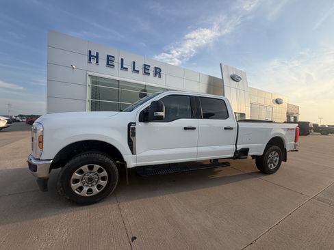 Used 2024 Ford F250 XLT w/ FX4 Off-Road Package AWD/4WD image 3