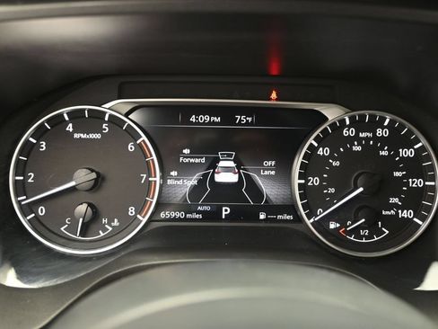 Used 2024 Nissan Rogue SV AWD/4WD image 13