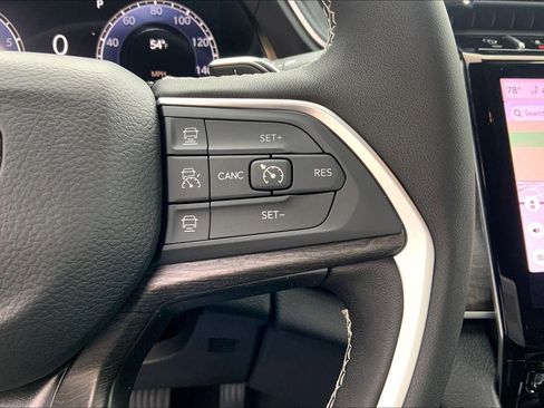 New 2025 Jeep Grand Cherokee Limited w/ Trailer Tow Package image 15