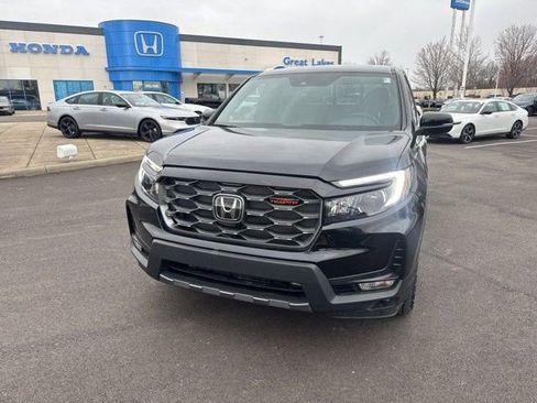 Used 2025 Honda Ridgeline TrailSport image 2