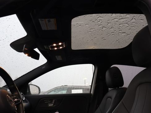 Used 2021 Mercedes-Benz GLA 250 4MATIC image 19