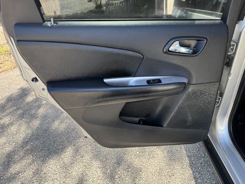 Used 2013 Dodge Journey SXT w/ Flexible Seating Group image 42