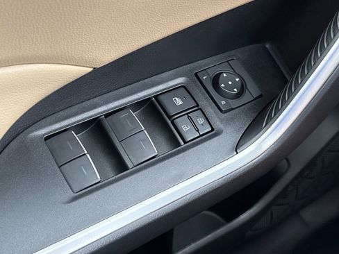 Used 2022 Toyota RAV4 XLE image 16