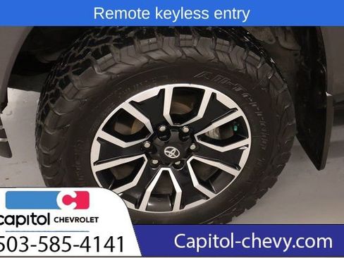 Used 2023 Toyota Tacoma TRD Sport w/ Black Out Package (TMS) image 8