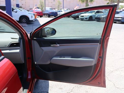 Used 2019 Hyundai Elantra SEL FWD image 13