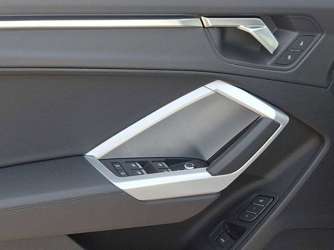 Used 2025 Audi Q3 2.0T Premium w/ Convenience Package image 10