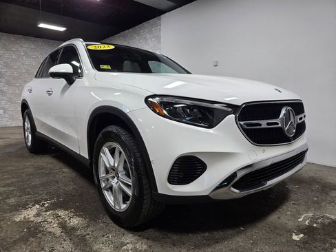 Used 2023 Mercedes-Benz GLC 300 4MATIC image 4