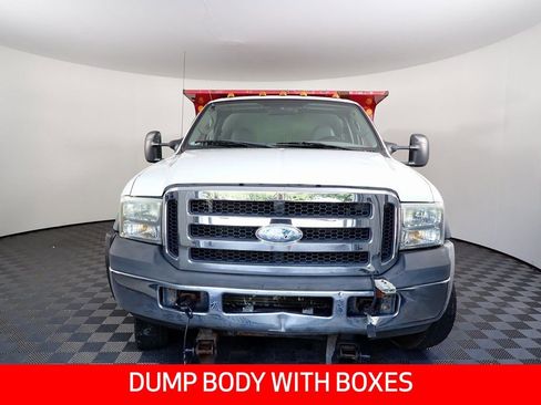 Used 2007 Ford F550 2WD Regular Cab Super Duty image 4