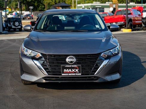 Used 2024 Nissan Sentra SV image 3