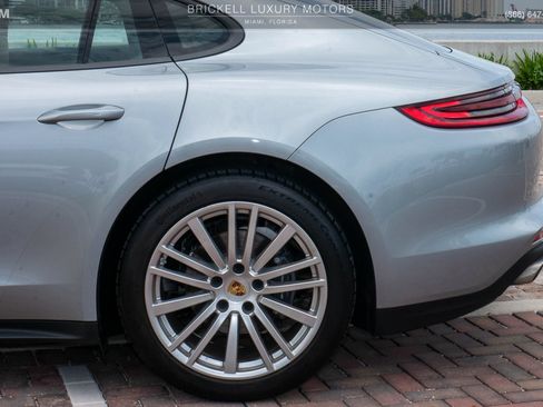 Used 2019 Porsche Panamera RWD image 47