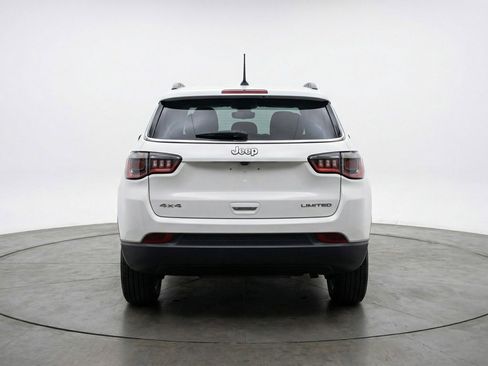 Used 2025 Jeep Compass Latitude AWD/4WD image 7