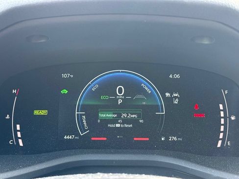 Used 2025 Toyota Camry SE w/ Convenience Package FWD image 10