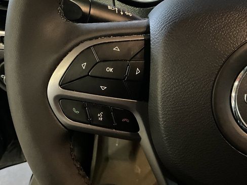 Used 2021 Jeep Cherokee Limited w/ Elite Package image 15