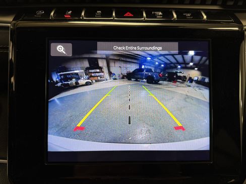 Used 2024 Jeep Grand Cherokee L Altitude image 13