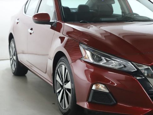 Used 2022 Nissan Altima 2.5 SV AWD/4WD image 9