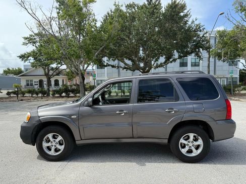 Used 2005 MAZDA Tribute s w/ Package 3 image 8