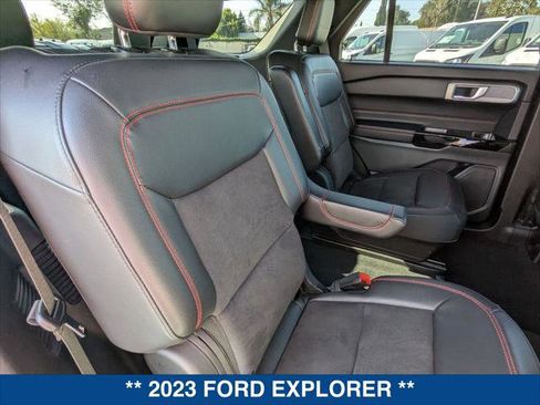 Certified 2023 Ford Explorer ST-Line w/ Class IV Trailer Tow Package image 23
