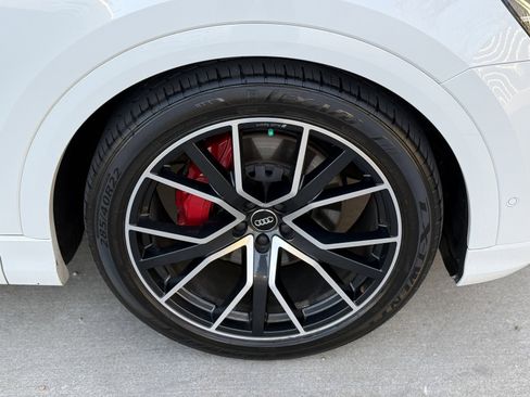 Used 2019 Audi Q8 Prestige image 10