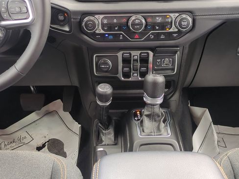 Used 2025 Jeep Wrangler Unlimited Sahara w/ Safety Group image 20