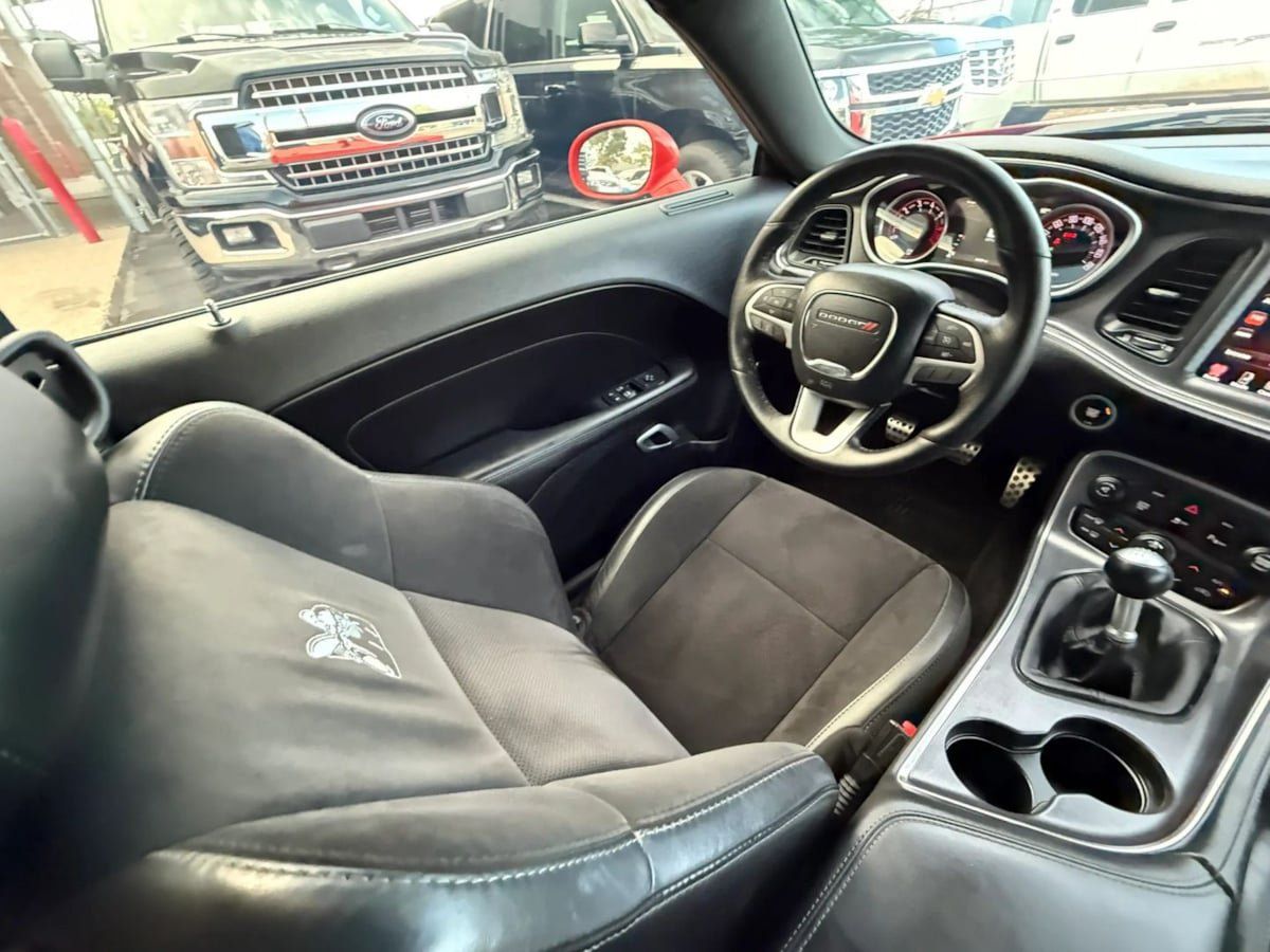 Used 2016 Dodge Challenger R/T Scat Pack w/ Leather Interior Group RWD image 41