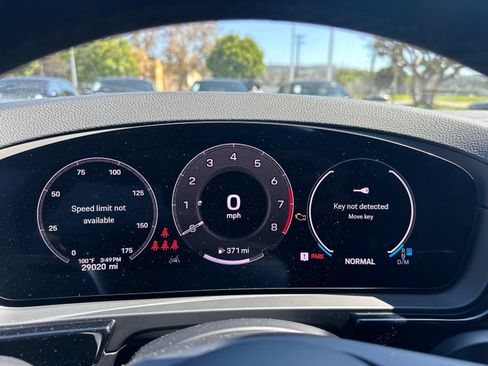 Used 2024 Porsche Cayenne AWD/4WD image 7