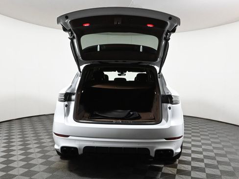 Used 2022 Porsche Cayenne GTS image 44