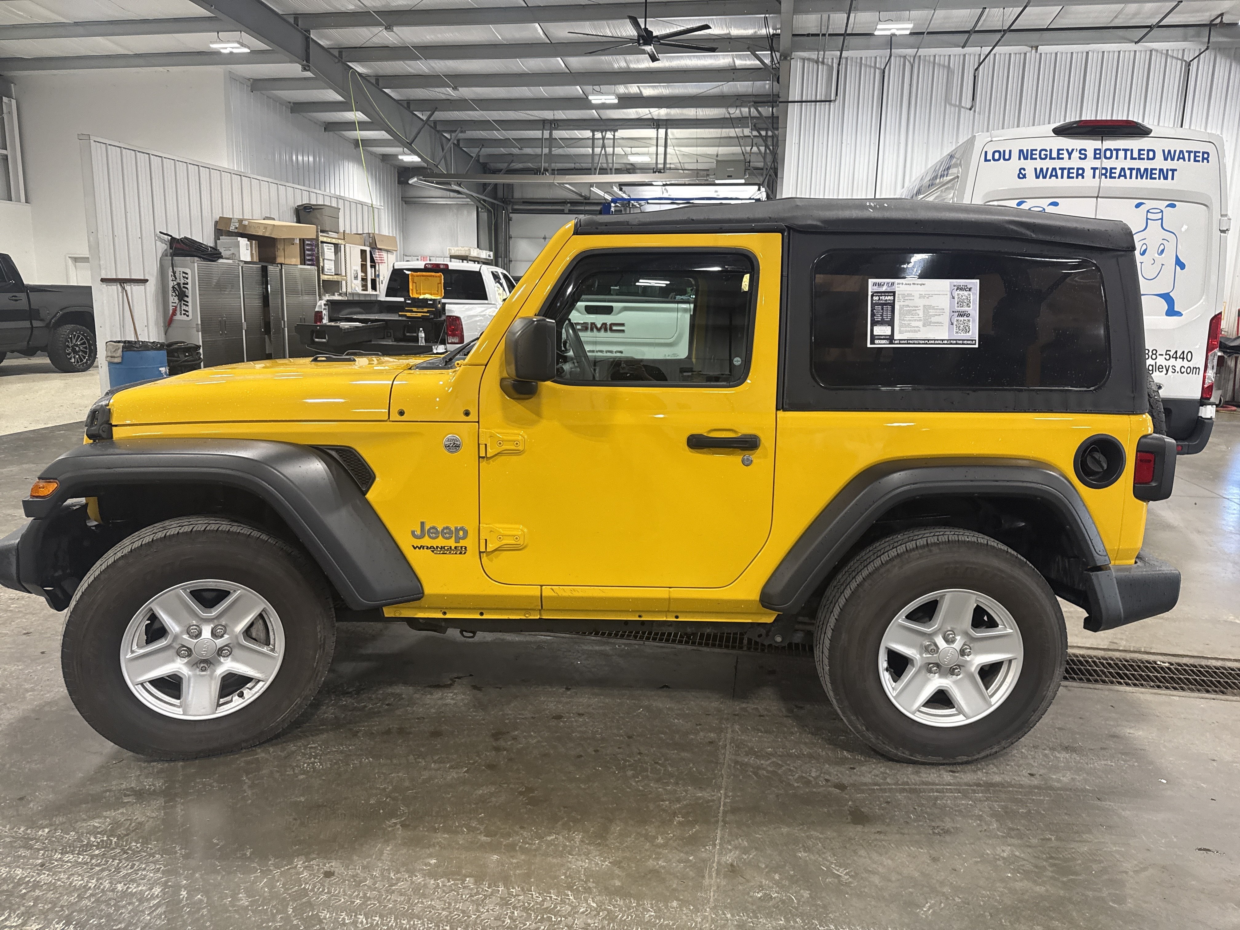 Used 2019 Jeep Wrangler Sport AWD/4WD image 5