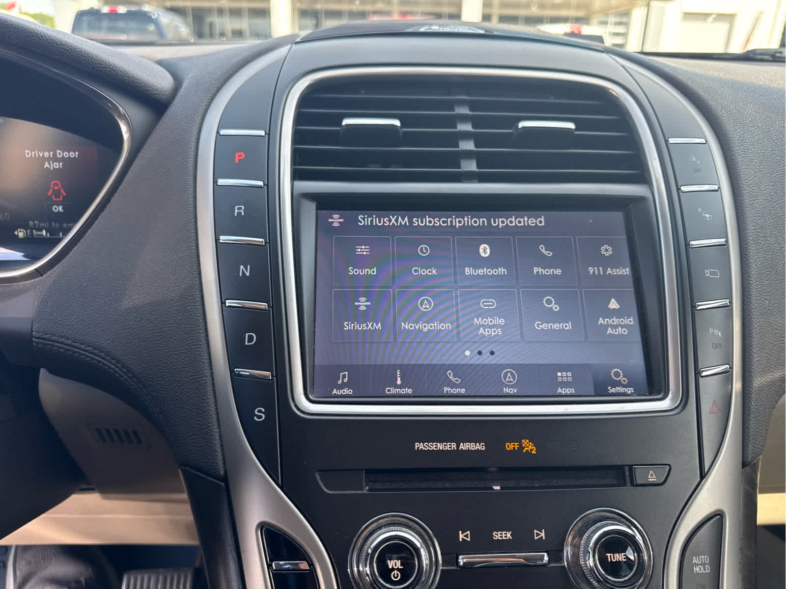Used 2020 Lincoln Nautilus Reserve w/ Equipment Group 201A AWD/4WD image 9