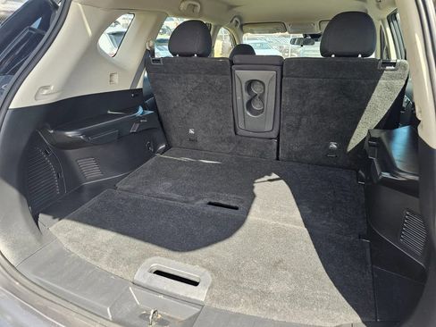 Used 2019 Nissan Rogue S FWD image 15