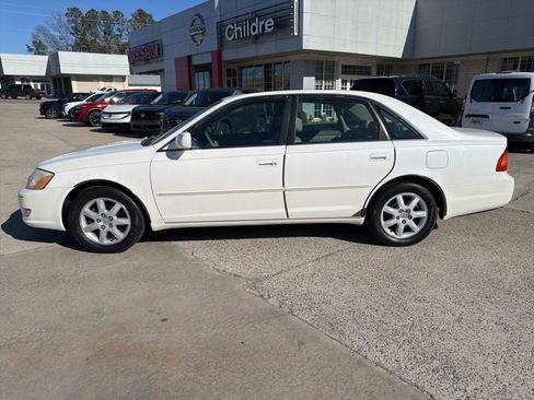 Used 2000 Toyota Avalon XLS image 1