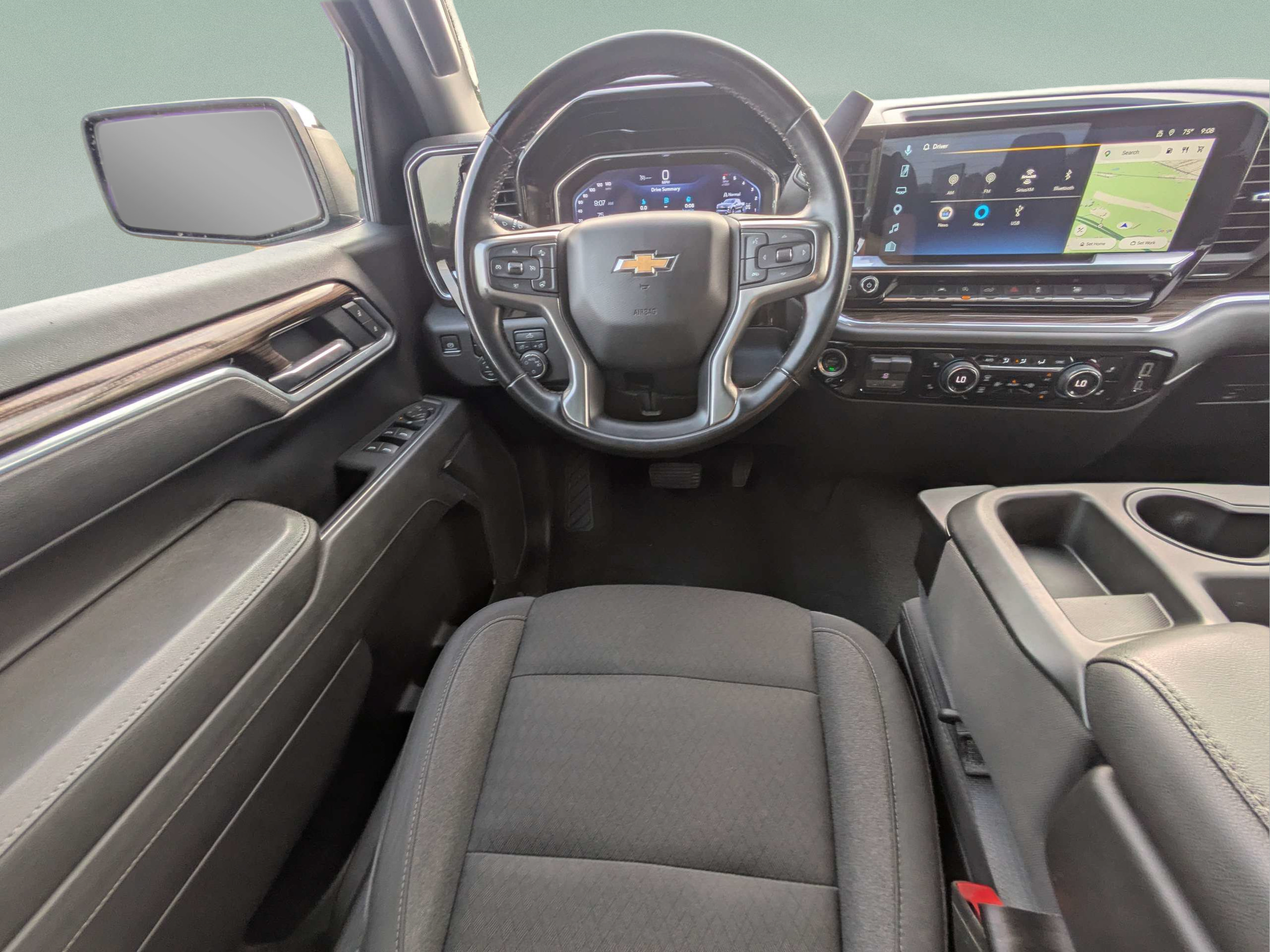 Used 2025 Chevrolet Silverado 1500 LT AWD/4WD image 13
