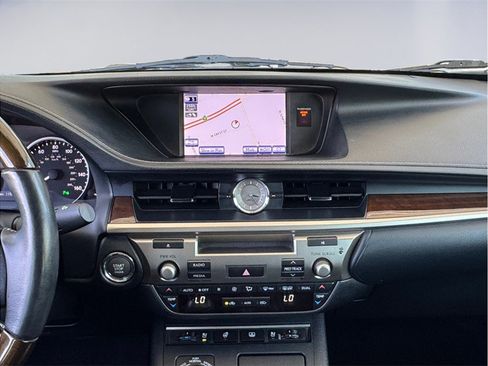 Used 2013 Lexus ES 350 w/ Luxury Pkg FWD image 11