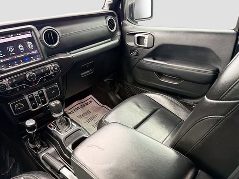 Used 2018 Jeep Wrangler Unlimited Sahara AWD/4WD image 24