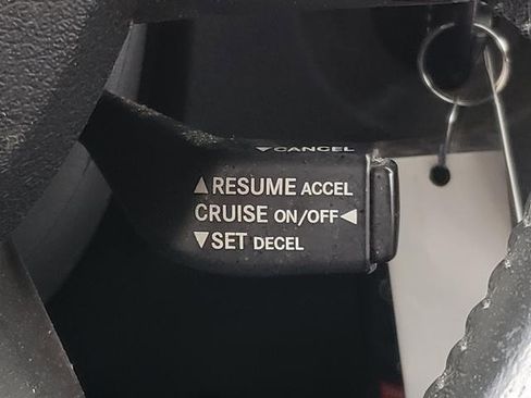 Used 2010 Jeep Commander Limited image 23