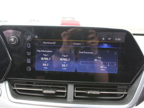 Used 2025 Chevrolet Trax LT image 46