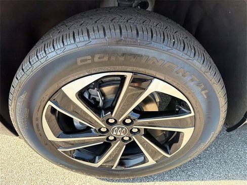 Used 2025 Buick Enclave Sport Touring image 11