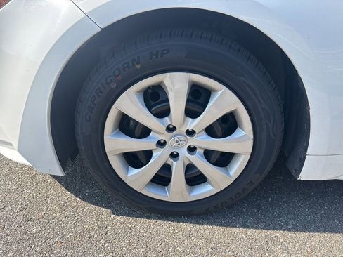 Used 2023 Toyota Corolla LE FWD image 12