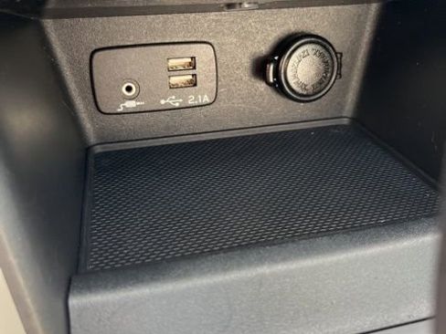 Used 2021 Subaru Forester Premium image 23